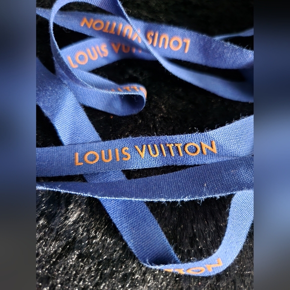 Louis vuitton ribbon - Picture 2 of 2